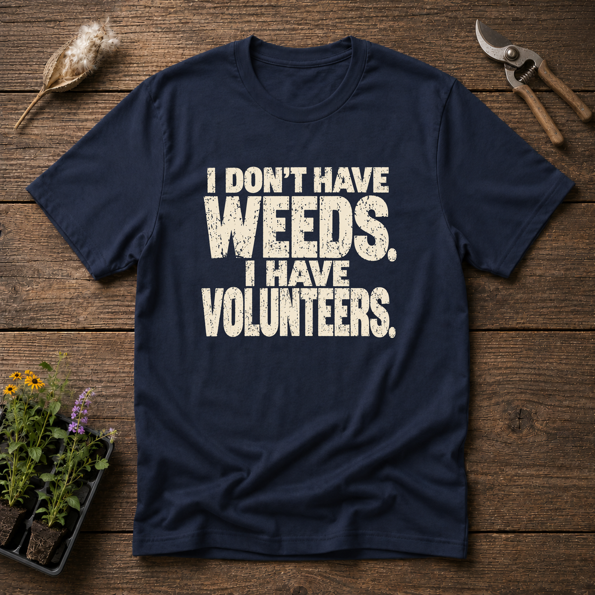 Volunteer Garden T-Shirt in Navy